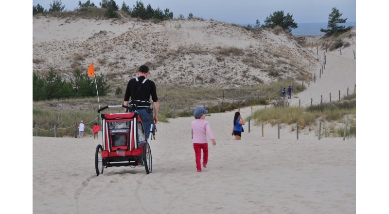 Powrót nad wydmy już z 2 dzieci i przyczepką rowerową Nordic Cab