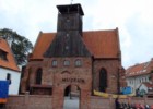 Muzeum Rybołówstwa z wieżą kościelną, z której można podziwiać panoramę Helu