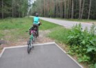 Kiepskie zakończenie dobrej jakościowo drogi dla rowerów na Szlaku Green Velo.