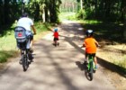 Wycieczka rowerowa z dziećmi - pętla wokół jezior Białe Augustowskie i Studzieniczne niebieskim szlakiem rowerowym
