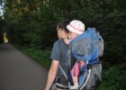 Przed wyjazdem w góry oswajaliśmy córkę z nosidłem - z czasem polubiła je bardziej niż wózek