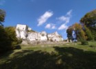 Ruiny zamku Bąkowiec znajdują się zaledwie 3 kilometry od Podlesic