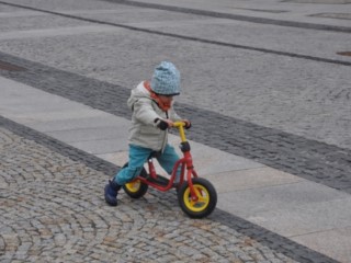 Rowerki biegowe dla dzieci - od zabawy do nauki równowagi