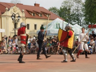 Piknik Rycerski w Kompleksie zamkowym w Tarnowicach Starych