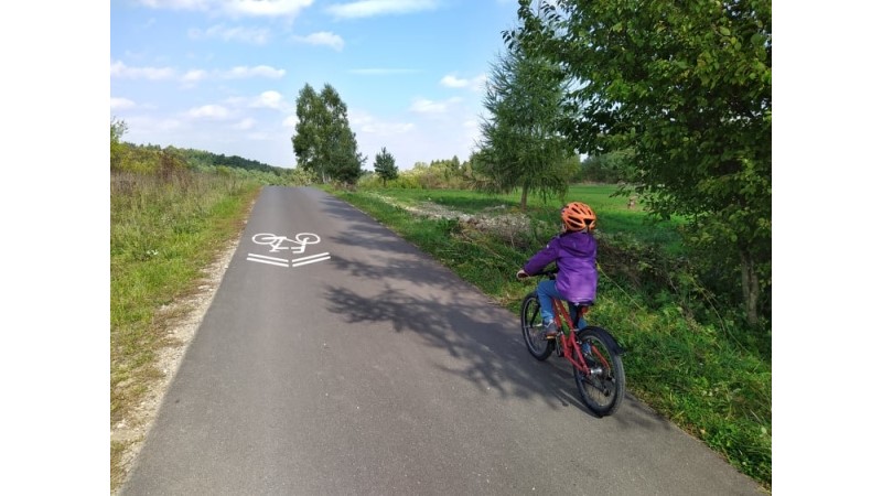 Kubikes 20 bardzo dobrze sprawdza się na asfaltach, drogach szutrowych, w pagórkowatym terenie 