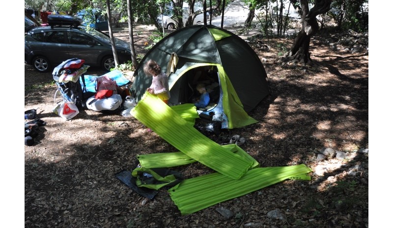 Pakowanie zawartości podczas wakacji w Chorwacji/Czarnogórze - spaliśmy na matach Camp Light Mat Essential