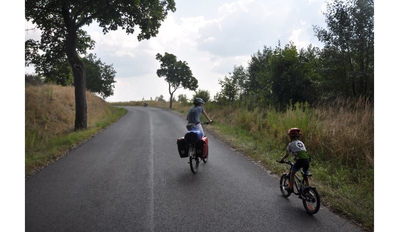 Pagórkowaty teren dawał się we znaki każdemu - niezależnie od wieku