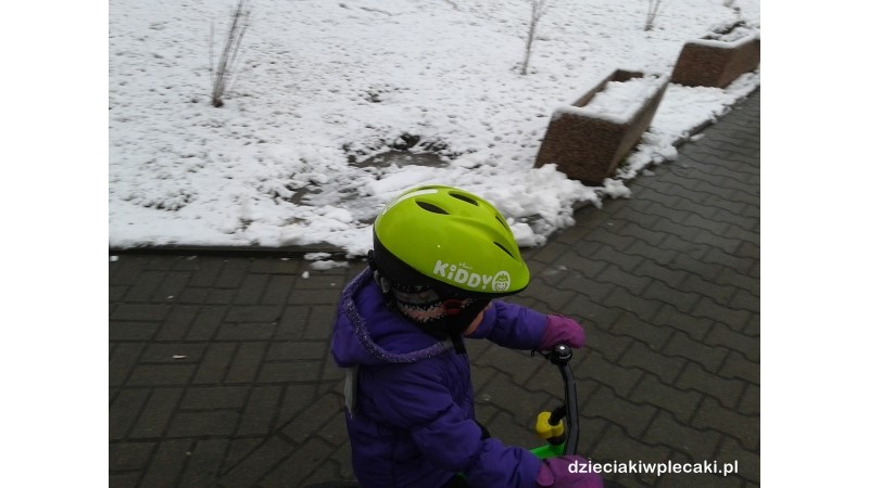 Na rowerku biegowym nawet zimą jest zabawa :)
