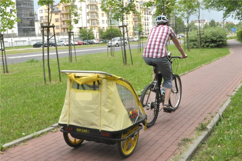 Przyczepka Kid Car podczas naszej pierwszej wycieczki rowerowej